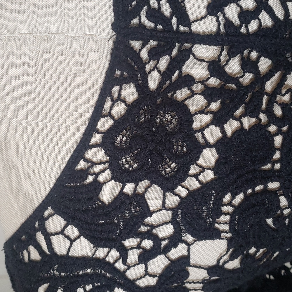 Vintage 90s Black Floral Guipure Lace Blouse Scalloped Hem Grunge Cottagecore S - Picture 10 of 10